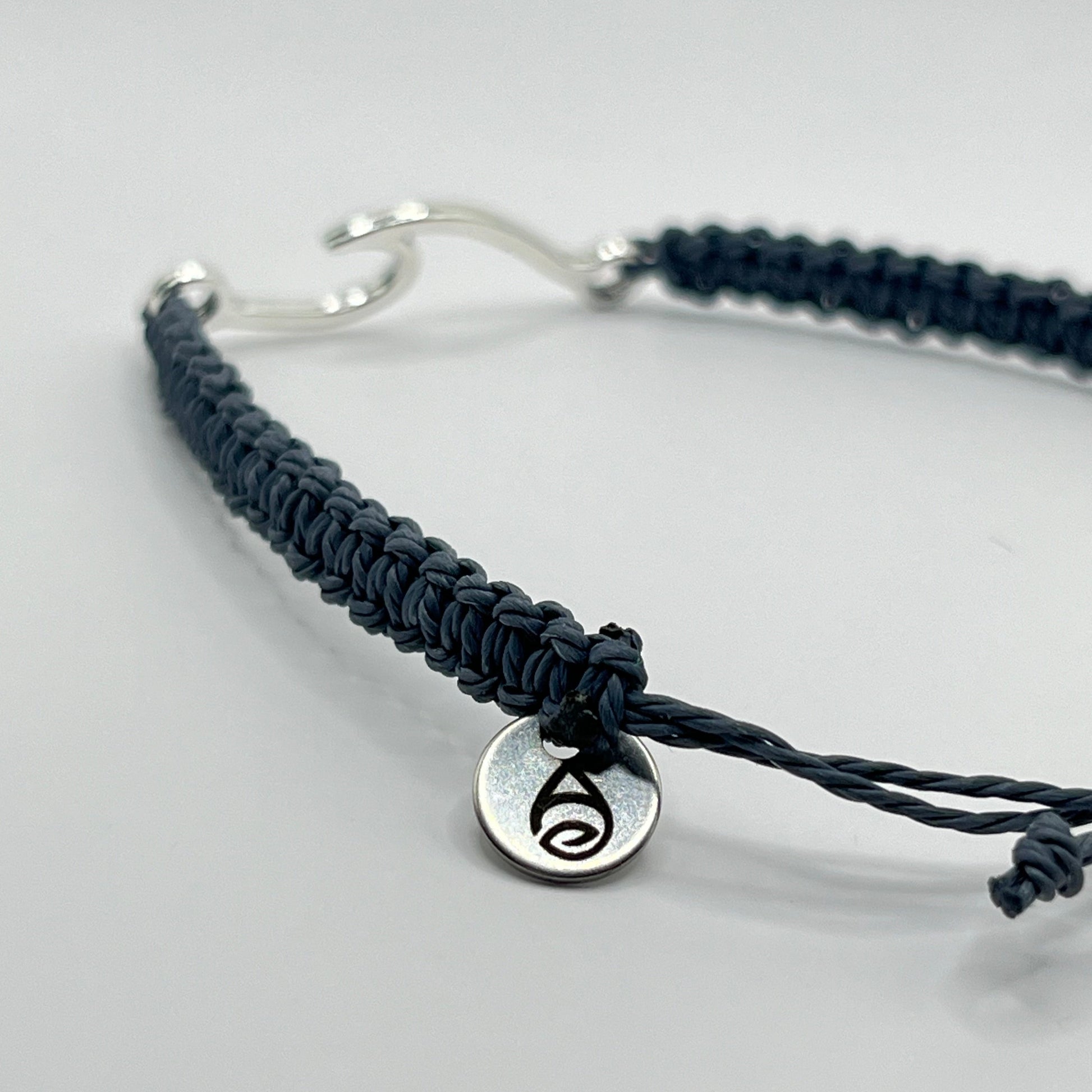 Vakre detaljer på armbåndene